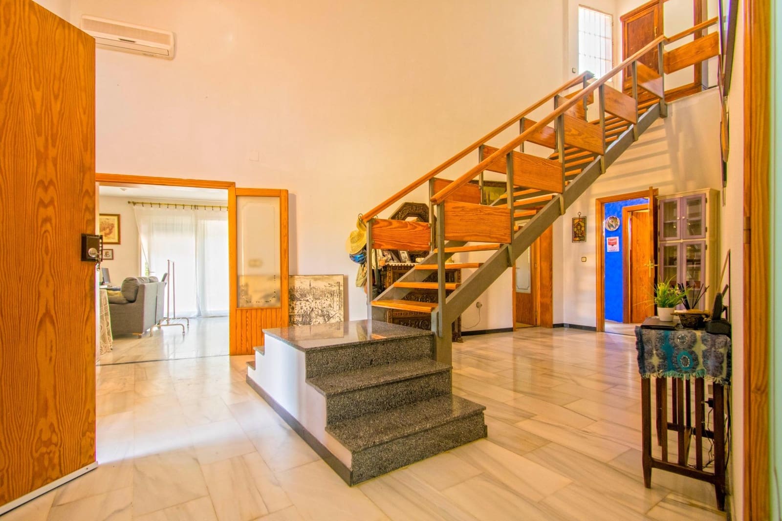 5 chambre Villa/Maison à vendre à Palomares del Rio avec piscine - 379 000 € (Ref: 8467857)