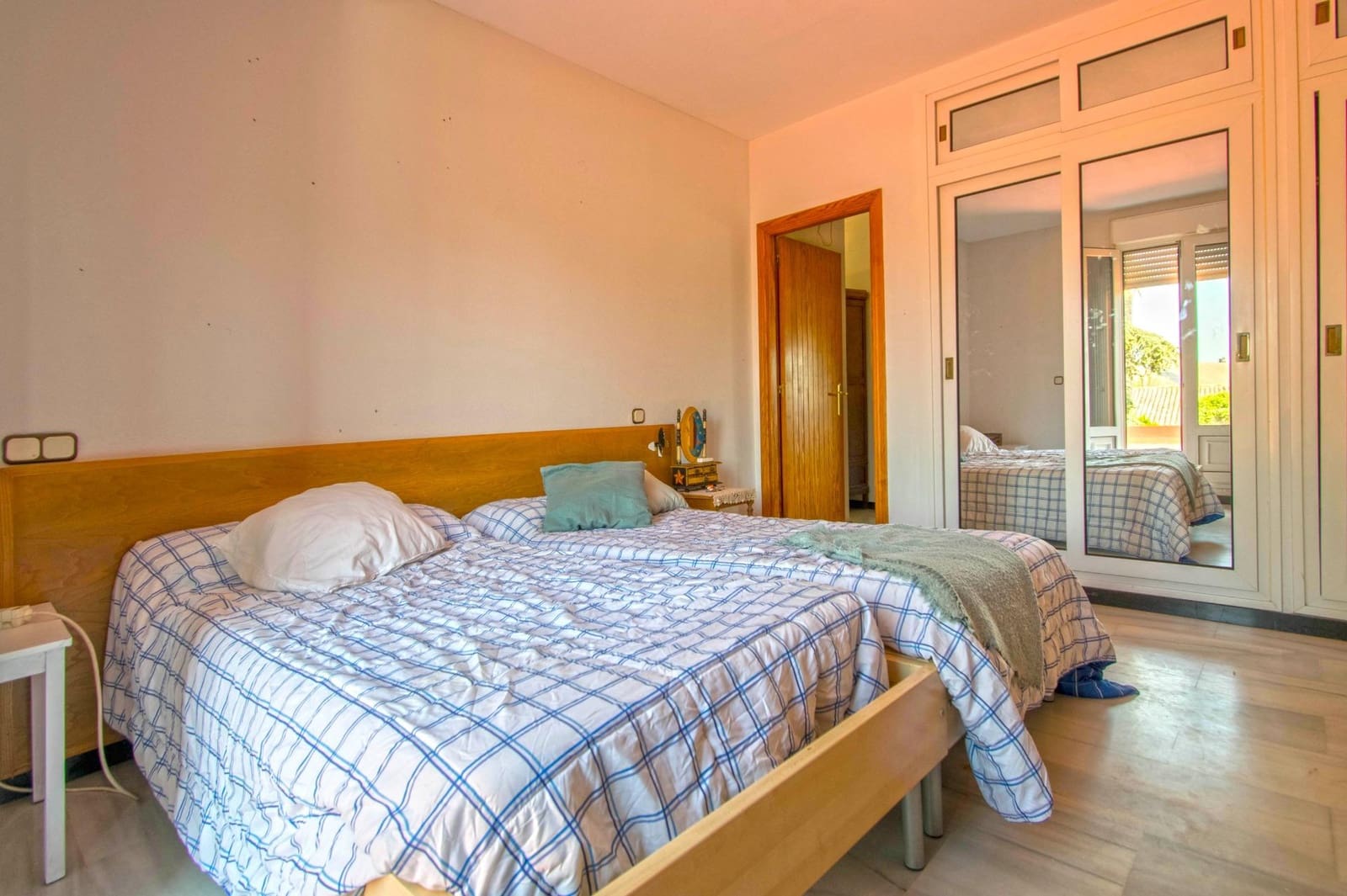 5 chambre Villa/Maison à vendre à Palomares del Rio avec piscine - 379 000 € (Ref: 8467857)