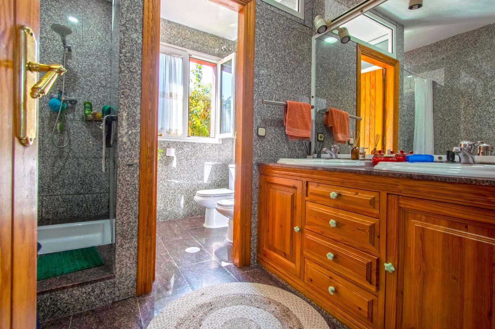 5 chambre Villa/Maison à vendre à Palomares del Rio avec piscine - 379 000 € (Ref: 8467857)