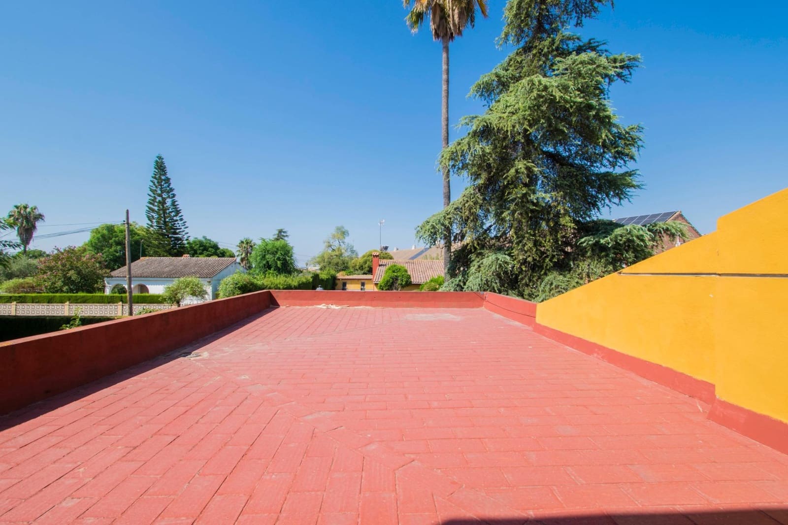 5 chambre Villa/Maison à vendre à Palomares del Rio avec piscine - 379 000 € (Ref: 8467857)