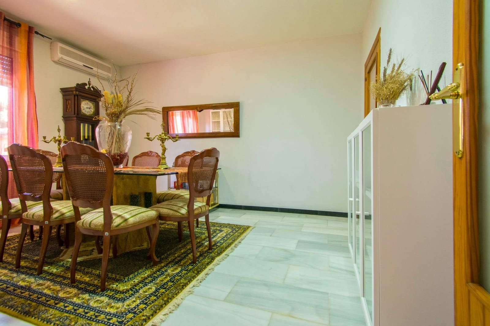 5 chambre Villa/Maison à vendre à Palomares del Rio avec piscine - 379 000 € (Ref: 8467857)