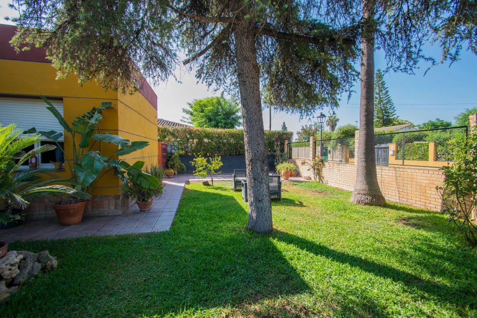 5 chambre Villa/Maison à vendre à Palomares del Rio avec piscine - 379 000 € (Ref: 8467857)