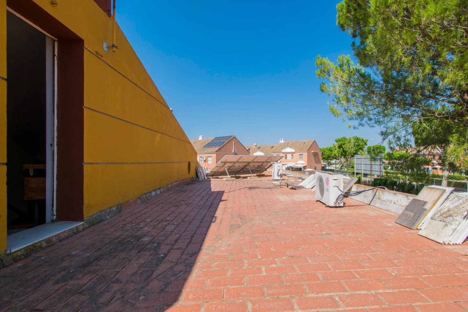 5 chambre Villa/Maison à vendre à Palomares del Rio avec piscine - 379 000 € (Ref: 8467857)