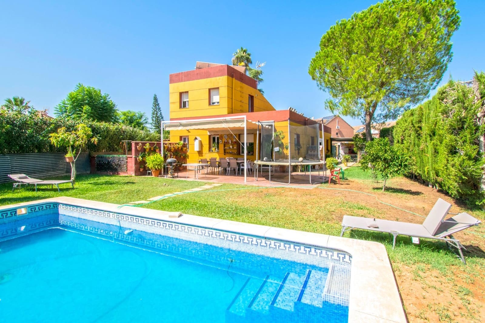 5 chambre Villa/Maison à vendre à Palomares del Rio avec piscine - 379 000 € (Ref: 8467857)