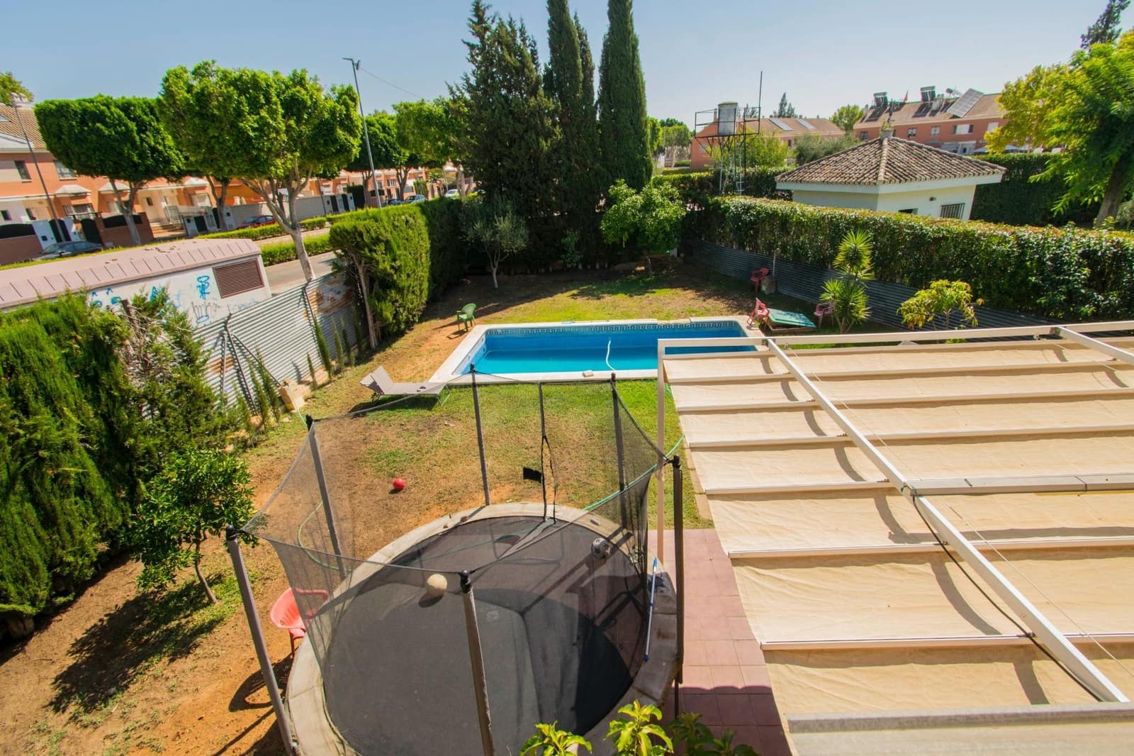 5 chambre Villa/Maison à vendre à Palomares del Rio avec piscine - 379 000 € (Ref: 8467857)