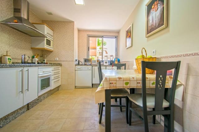 4 chambre Villa/Maison à vendre à Espartinas avec piscine garage - 412 000 € (Ref: 8477911)