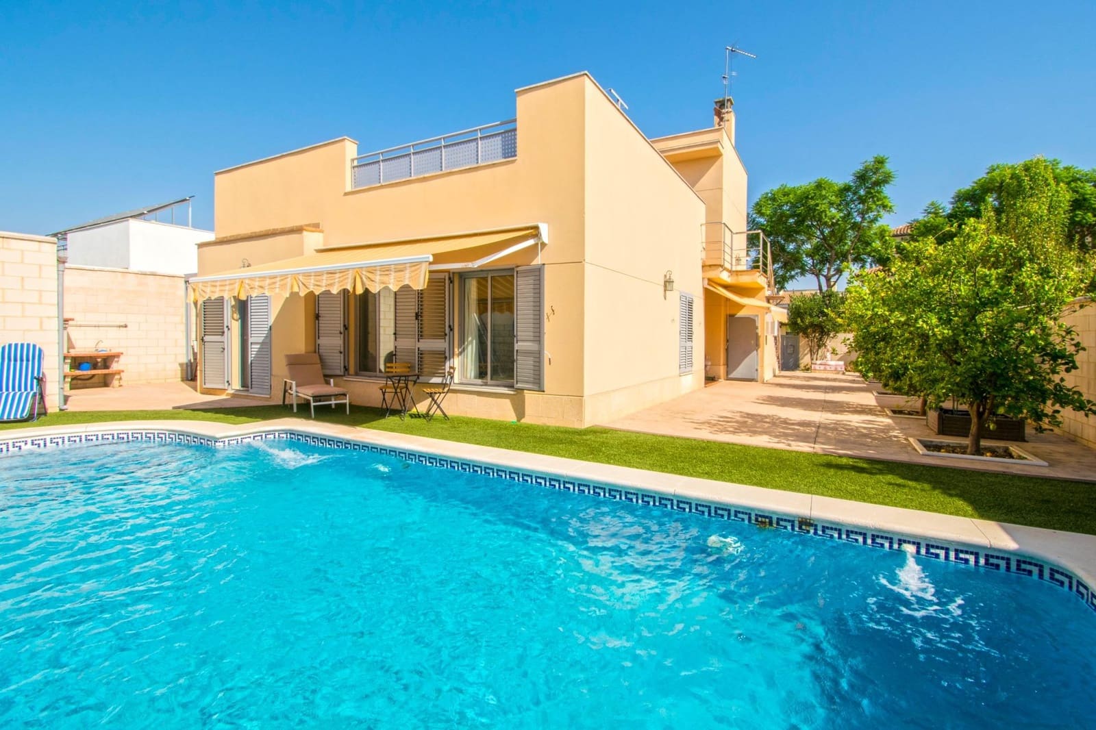 4 sypialnia Willa na sprzedaż w Espartinas z basenem garażem - 412 000 € (Ref: 8477911)