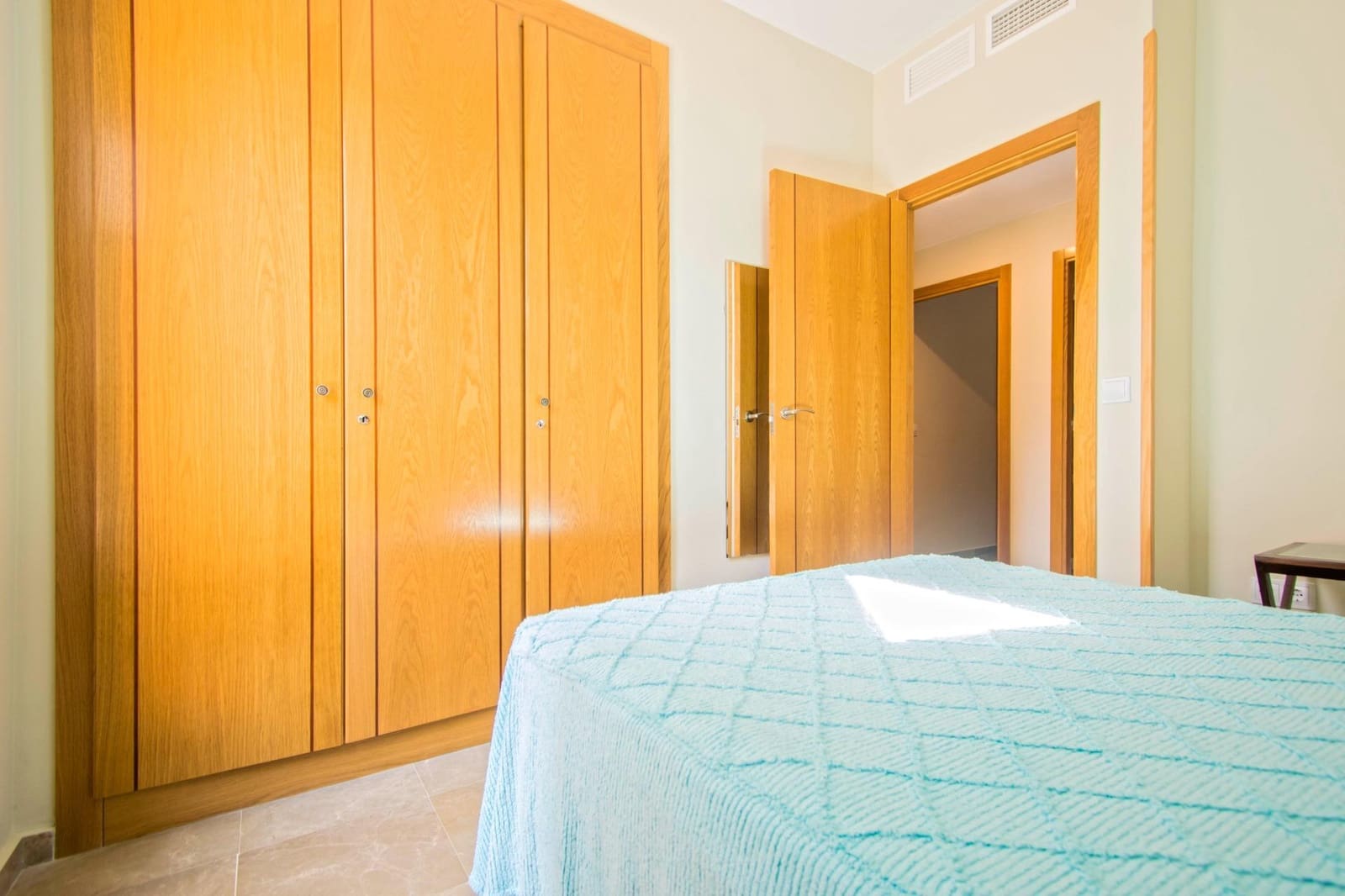 4 sypialnia Willa na sprzedaż w Espartinas z basenem garażem - 412 000 € (Ref: 8477911)