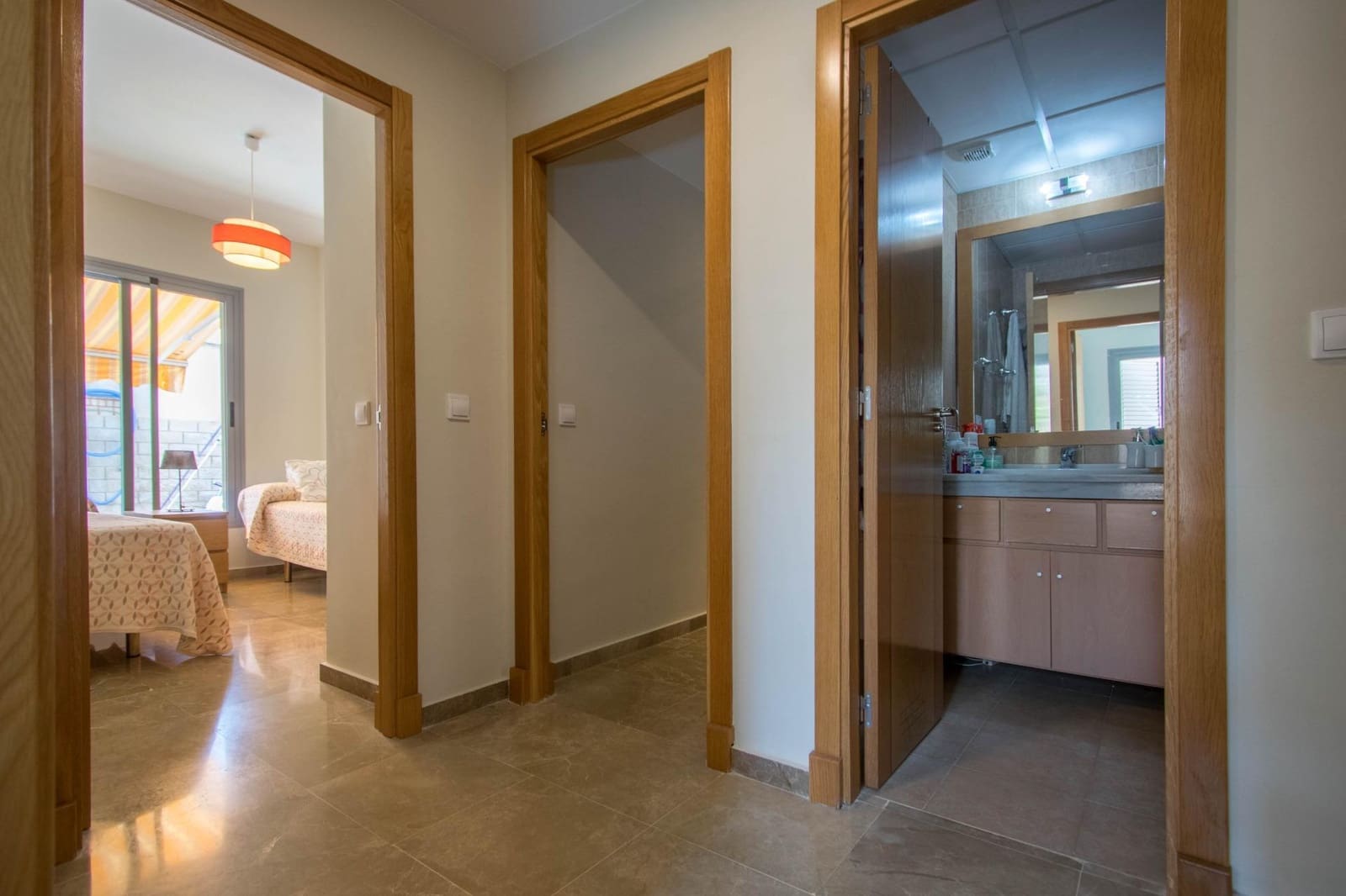 4 sypialnia Willa na sprzedaż w Espartinas z basenem garażem - 412 000 € (Ref: 8477911)