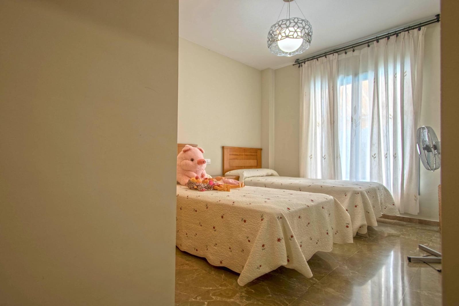 4 sypialnia Willa na sprzedaż w Espartinas z basenem garażem - 412 000 € (Ref: 8477911)