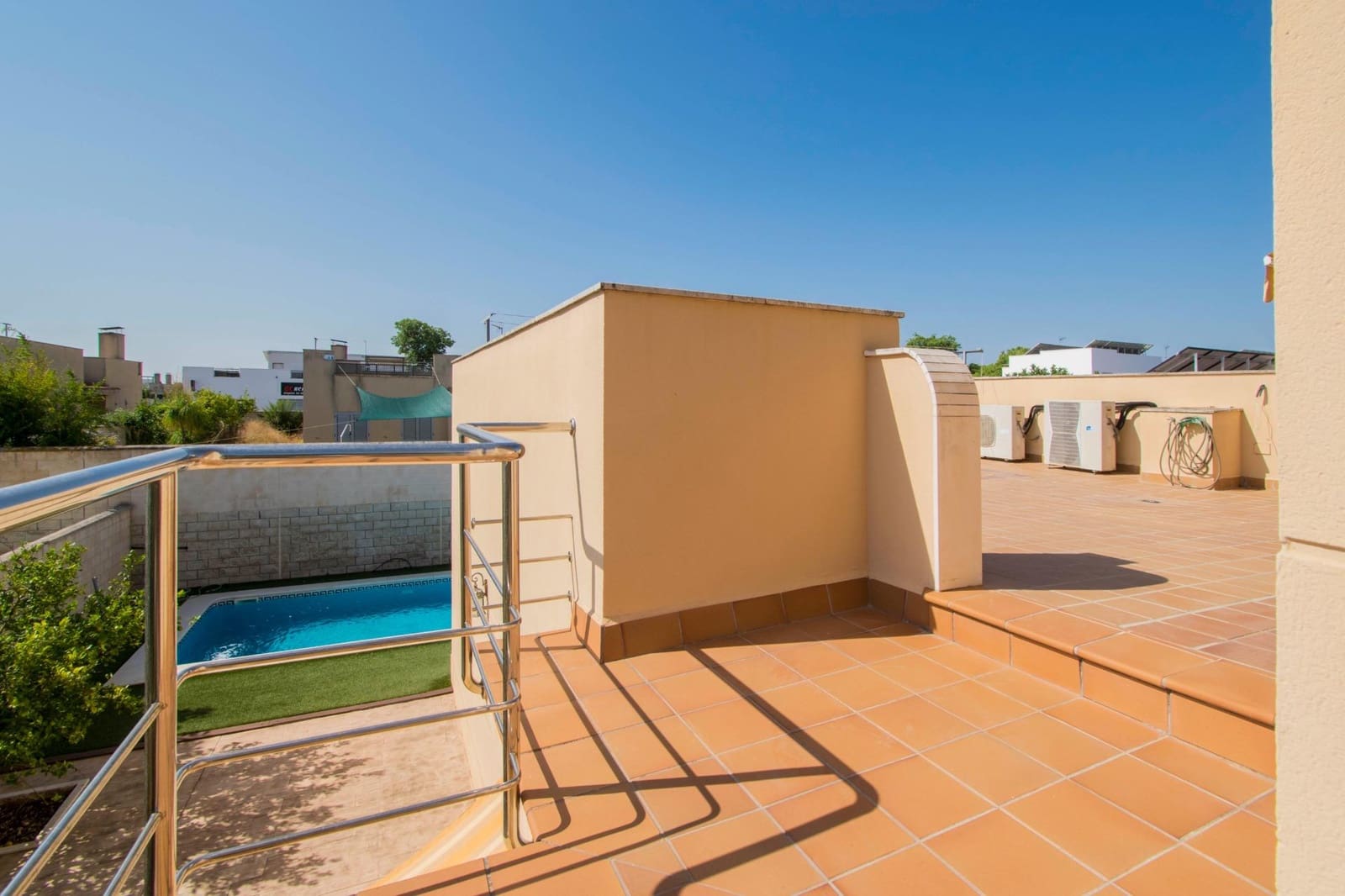 4 sypialnia Willa na sprzedaż w Espartinas z basenem garażem - 412 000 € (Ref: 8477911)