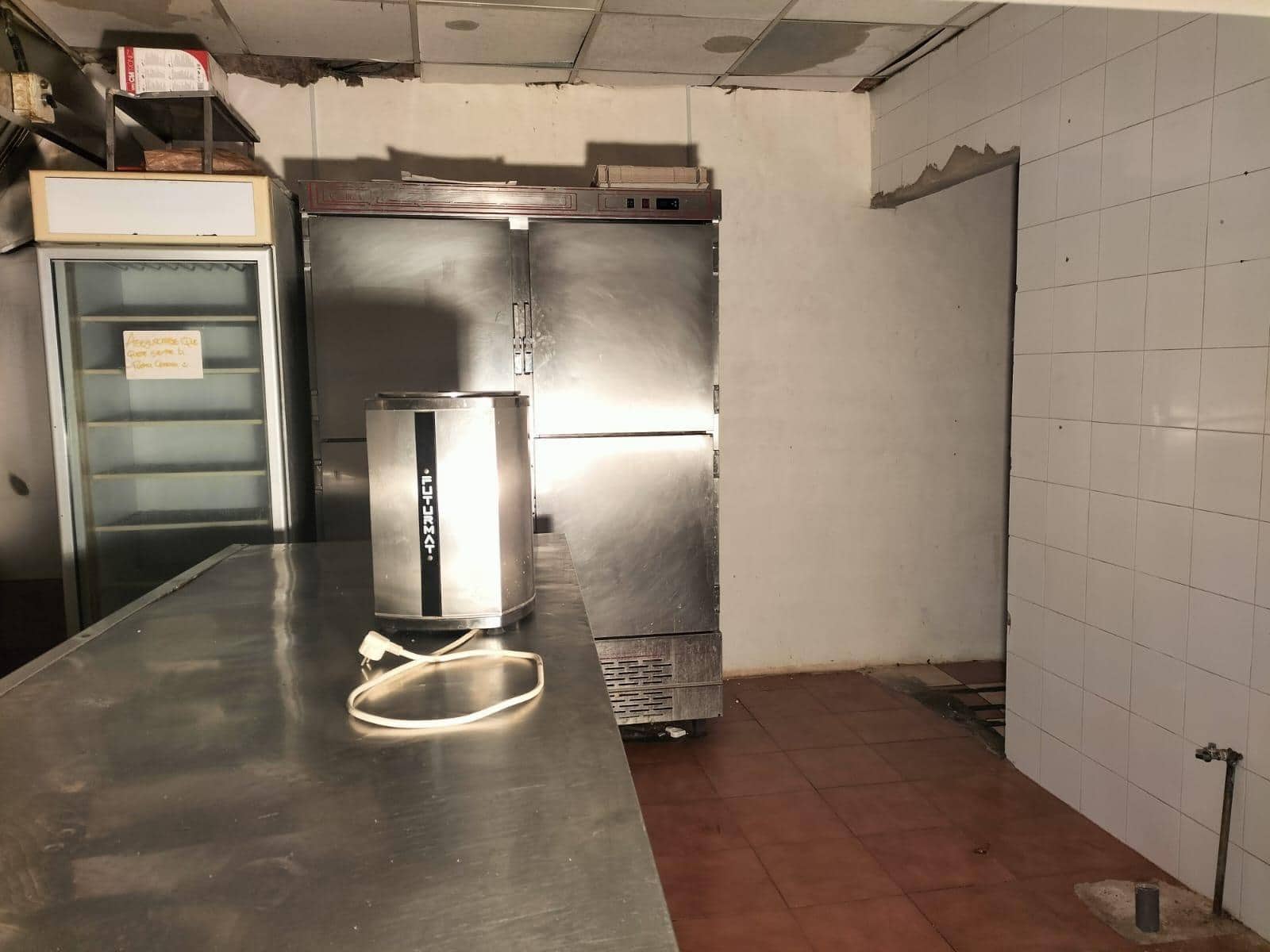 Erhverv til salg i Sevilla by - € 300.000 (Ref: 8576905)