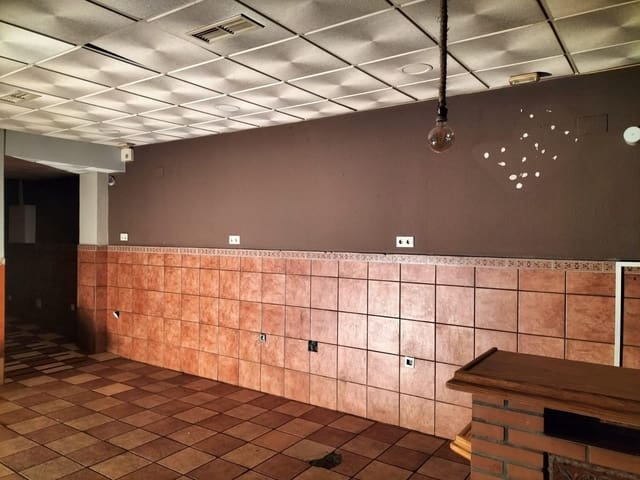 Erhverv til salg i Sevilla by - € 300.000 (Ref: 8576905)