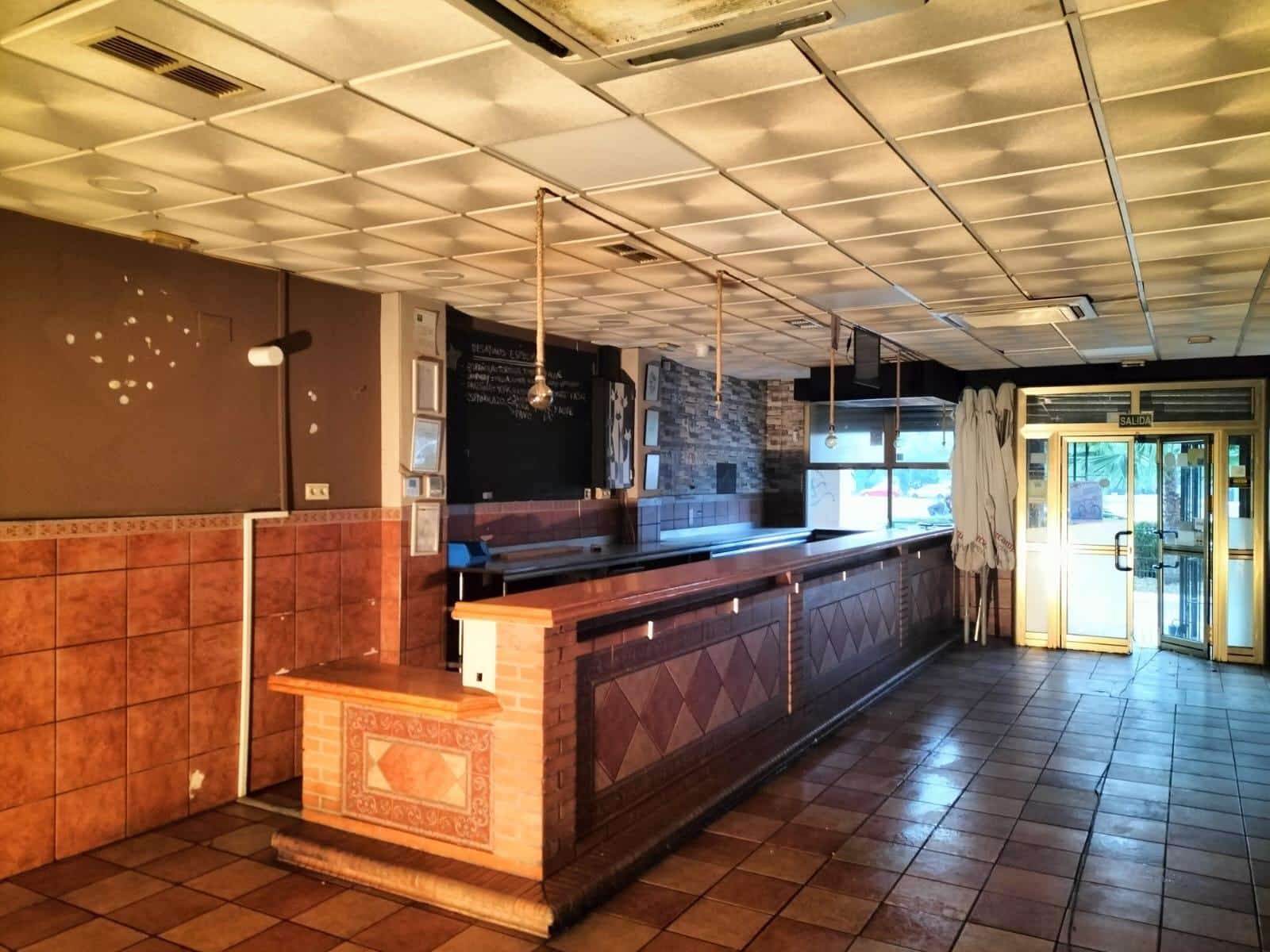 Erhverv til salg i Sevilla by - € 300.000 (Ref: 8576905)