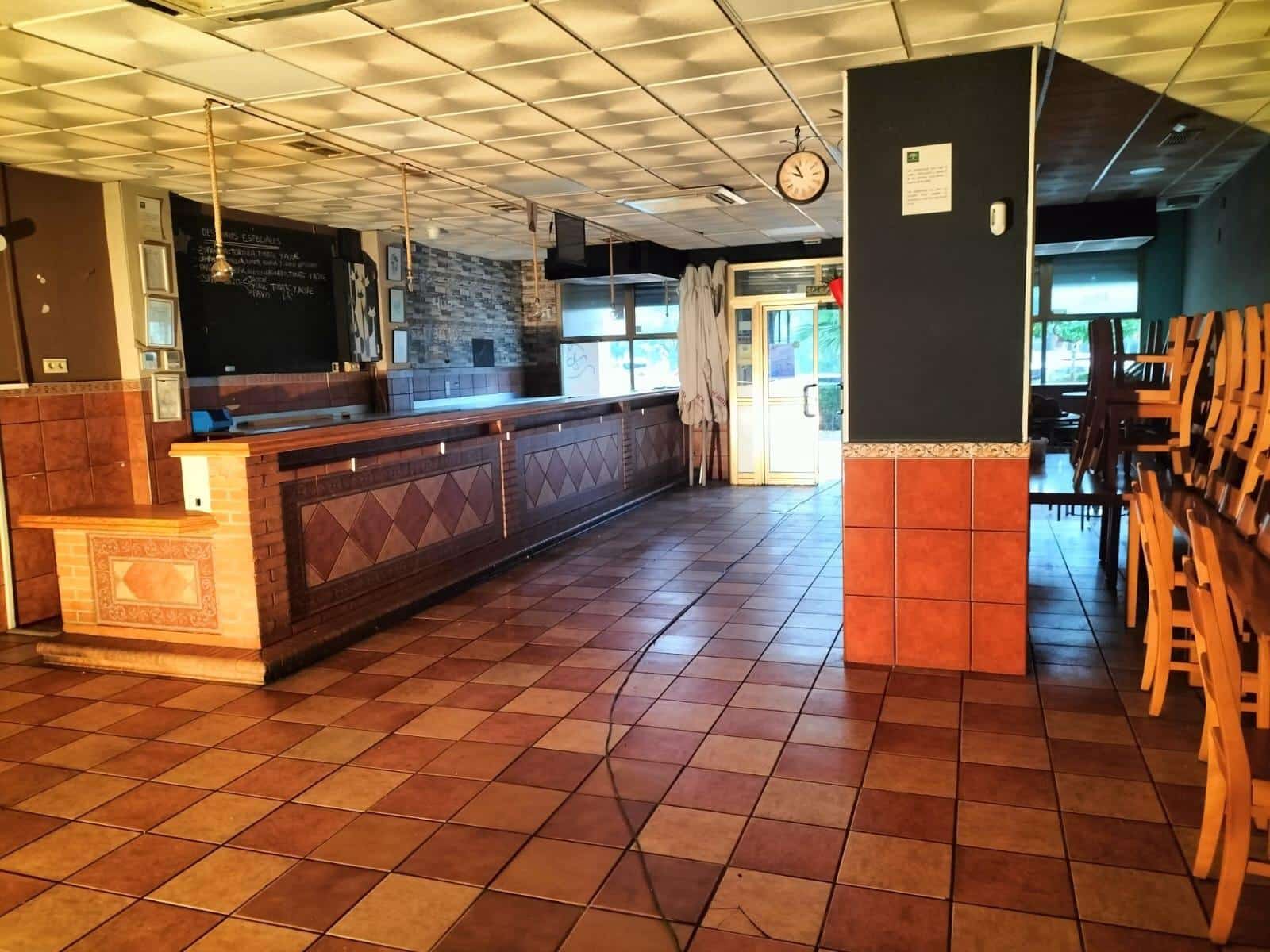 Erhverv til salg i Sevilla by - € 300.000 (Ref: 8576905)