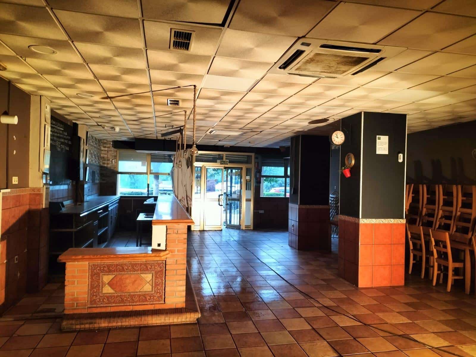 Erhverv til salg i Sevilla by - € 300.000 (Ref: 8576905)