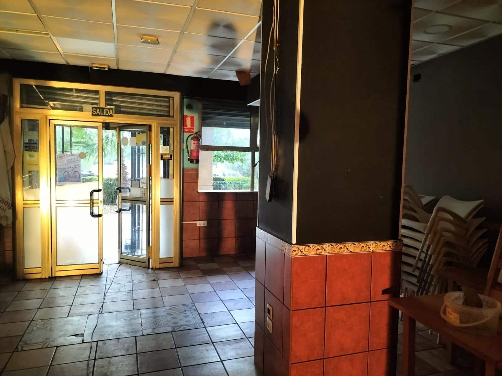 Erhverv til salg i Sevilla by - € 300.000 (Ref: 8576905)