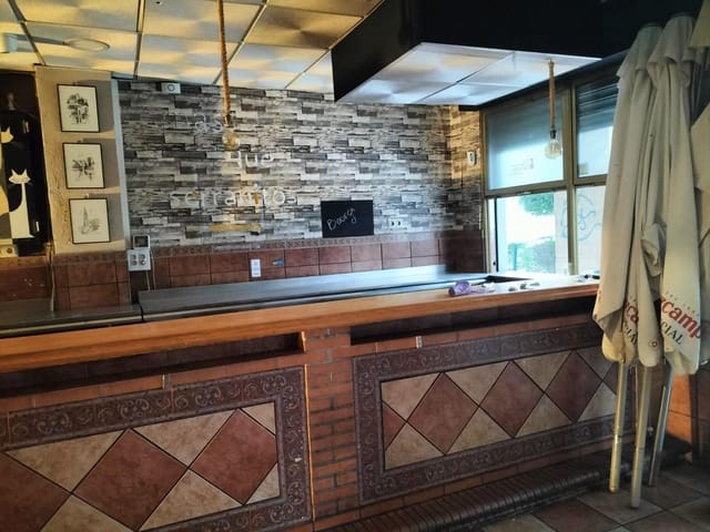 Erhverv til salg i Sevilla by - € 300.000 (Ref: 8576905)