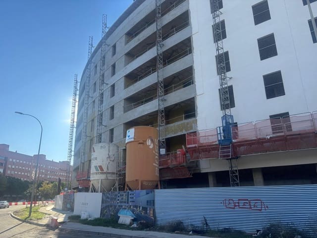 3 soverom Kommersiell til salgs i Sevilla by med svømmebasseng - € 166 500 (Ref: 8605341)