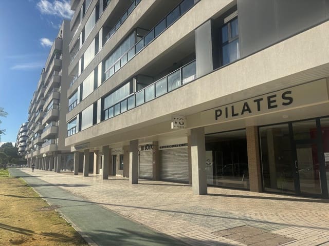 3 soveværelse Erhverv til salg i Sevilla by med swimmingpool - € 207.000 (Ref: 8605342)