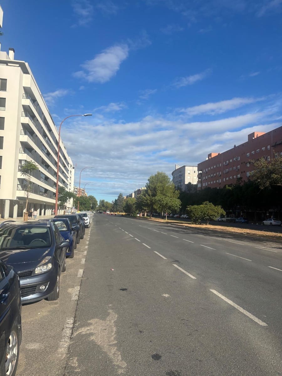 3 slaapkamer Commercieel te koop in Sevilla stad met zwembad - € 198.000 (Ref: 8605344)