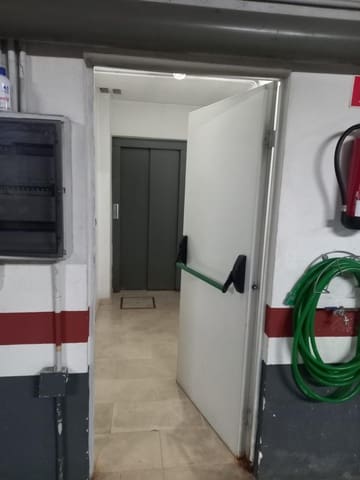Garage for sale in Seville city - € 49,000 (Ref: 8610497)