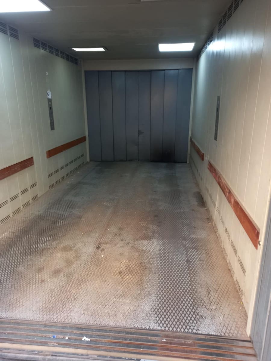 Garage til salg i Sevilla by - € 49.000 (Ref: 8610497)