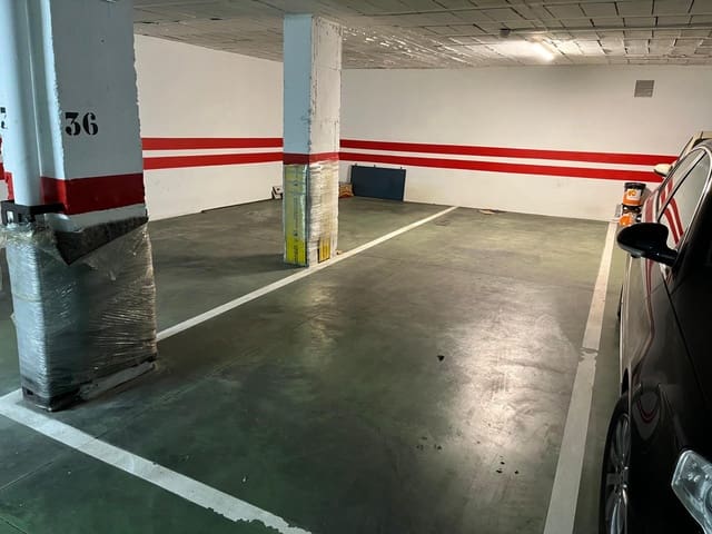 Garage for sale in Nervión, Seville city - € 28,000 (Ref: 8636452)