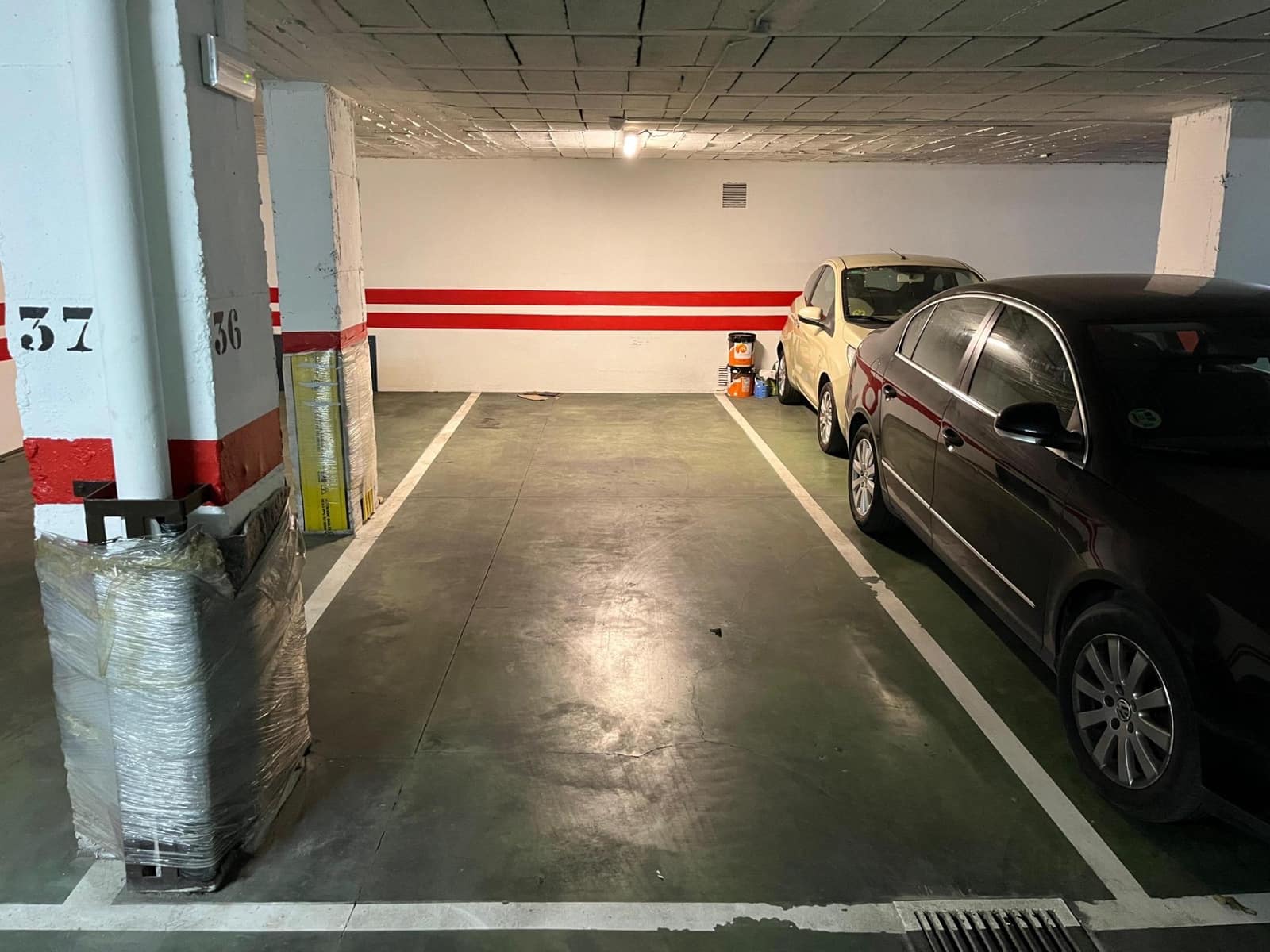 Garage til salg i Sevilla by - € 28.000 (Ref: 8636452)