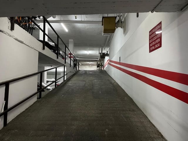 Garage for sale in Nervión, Seville city - € 28,000 (Ref: 8636452)