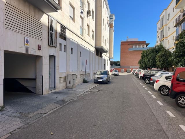 Garage for sale in Nervión, Seville city - € 28,000 (Ref: 8636452)