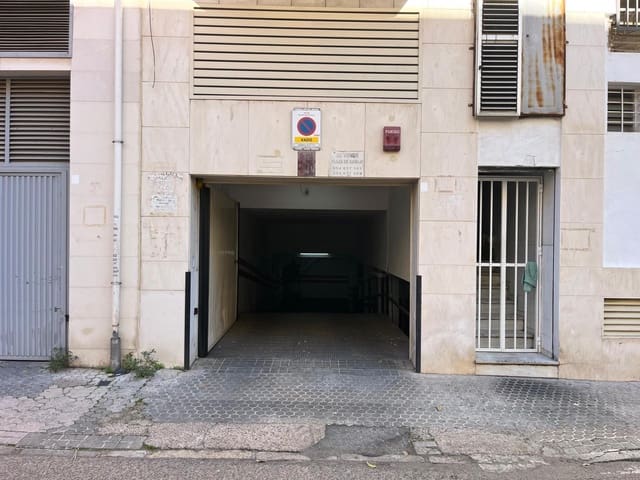 Garage for sale in Nervión, Seville city - € 28,000 (Ref: 8636452)