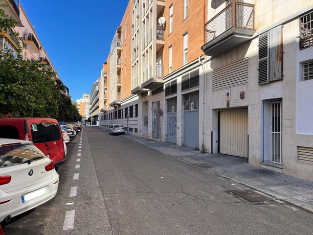 Garage for sale in Nervión, Seville city - € 28,000 (Ref: 8636452)