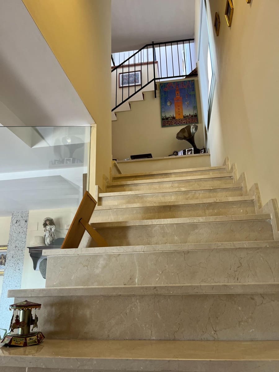 4 bedroom Villa for sale in Ecija with pool - € 700,000 (Ref: 8652177)