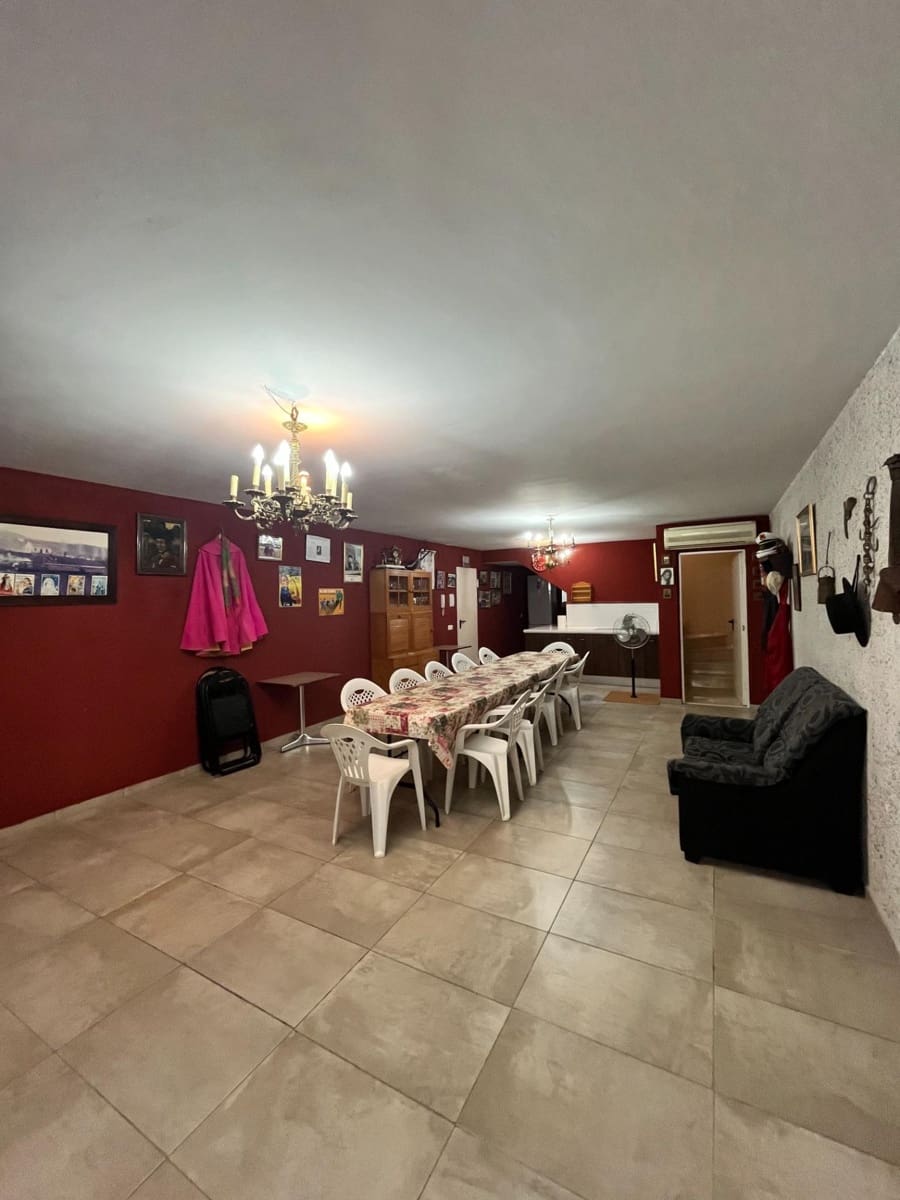 4 bedroom Villa for sale in Ecija with pool - € 700,000 (Ref: 8652177)