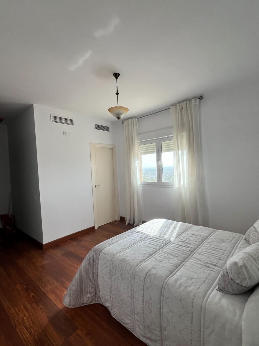 4 bedroom Villa for sale in Ecija with pool - € 700,000 (Ref: 8652177)