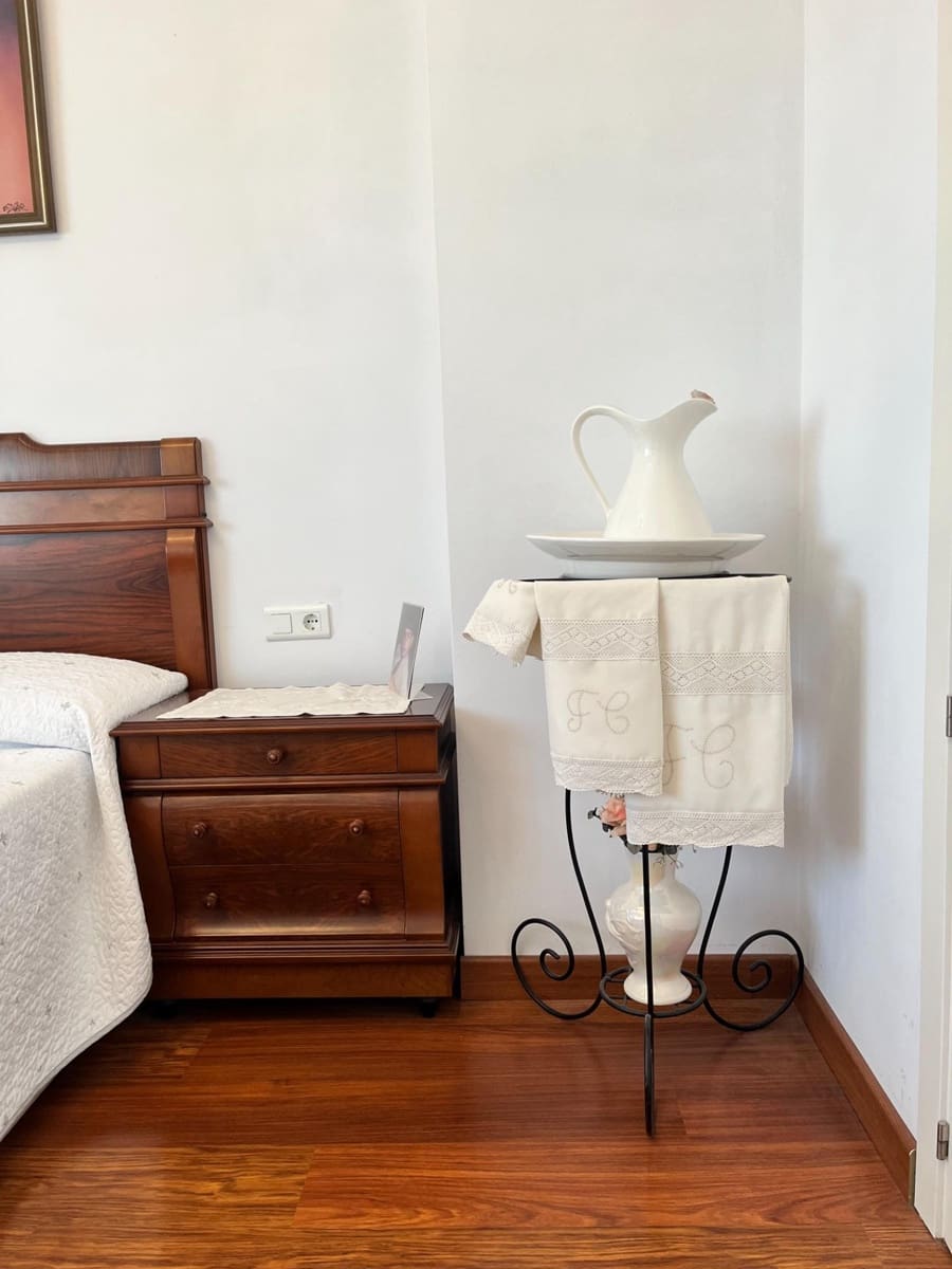 4 bedroom Villa for sale in Ecija with pool - € 700,000 (Ref: 8652177)