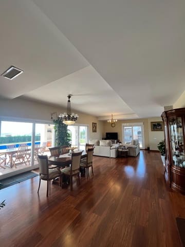 4 soveværelse Villa til salg i Ecija med swimmingpool - € 700.000 (Ref: 8652177)