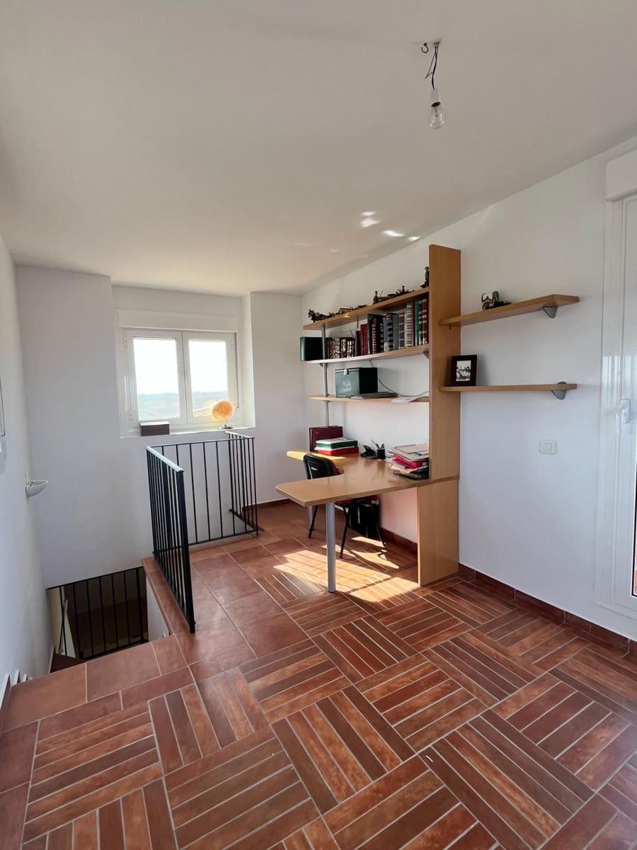 4 bedroom Villa for sale in Ecija with pool - € 700,000 (Ref: 8652177)