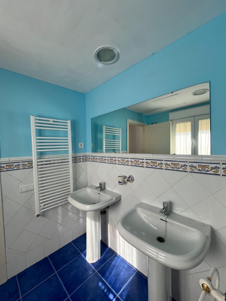 4 bedroom Villa for sale in Ecija with pool - € 700,000 (Ref: 8652177)