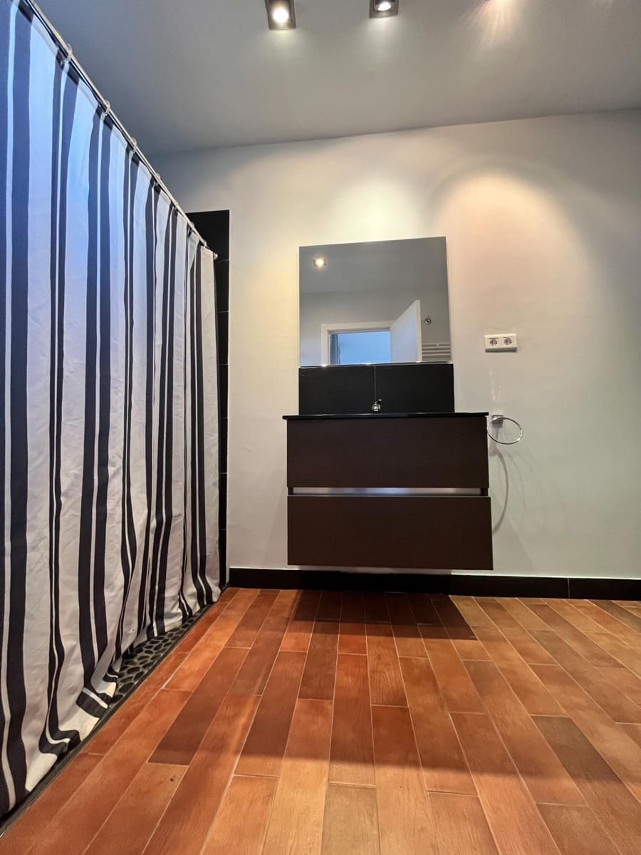 4 bedroom Villa for sale in Ecija with pool - € 700,000 (Ref: 8652177)