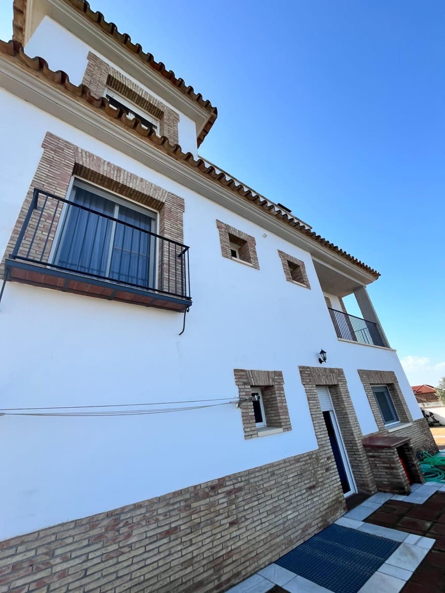 4 bedroom Villa for sale in Ecija with pool - € 700,000 (Ref: 8652177)