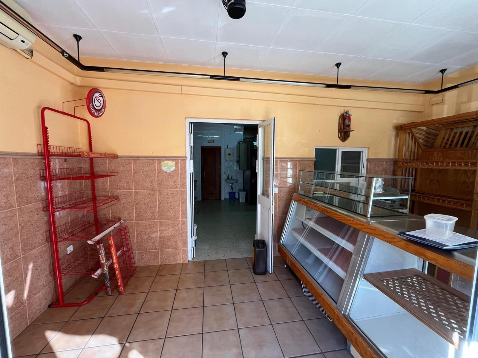 Erhverv til salg i Camas - € 80.000 (Ref: 8670379)