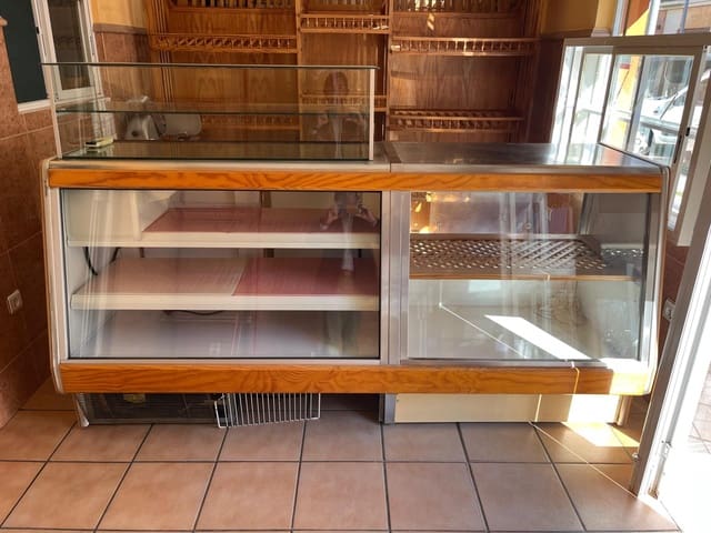 Kommersiell til salgs i Camas - € 80 000 (Ref: 8670379)