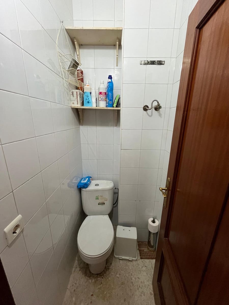 Erhverv til salg i Camas - € 80.000 (Ref: 8670379)