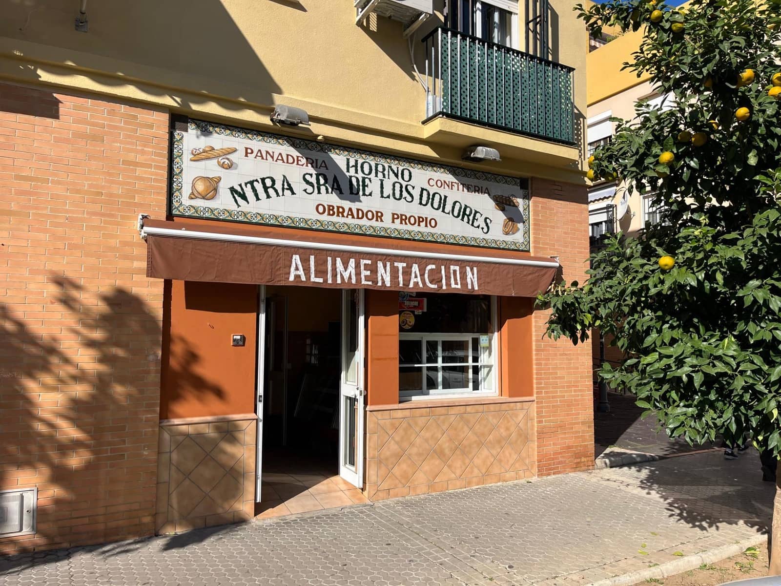 Erhverv til salg i Camas - € 80.000 (Ref: 8670379)