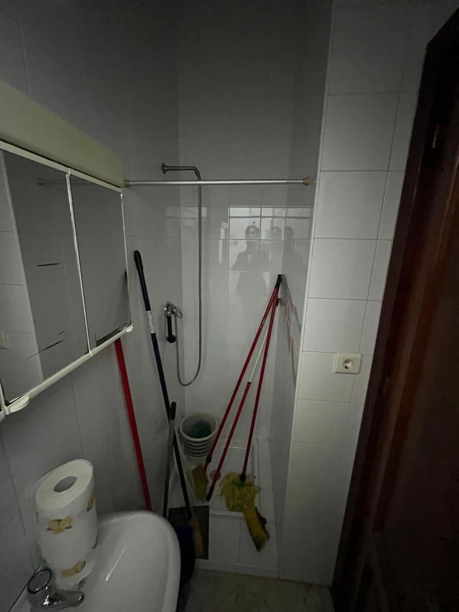 Erhverv til salg i Camas - € 80.000 (Ref: 8670379)