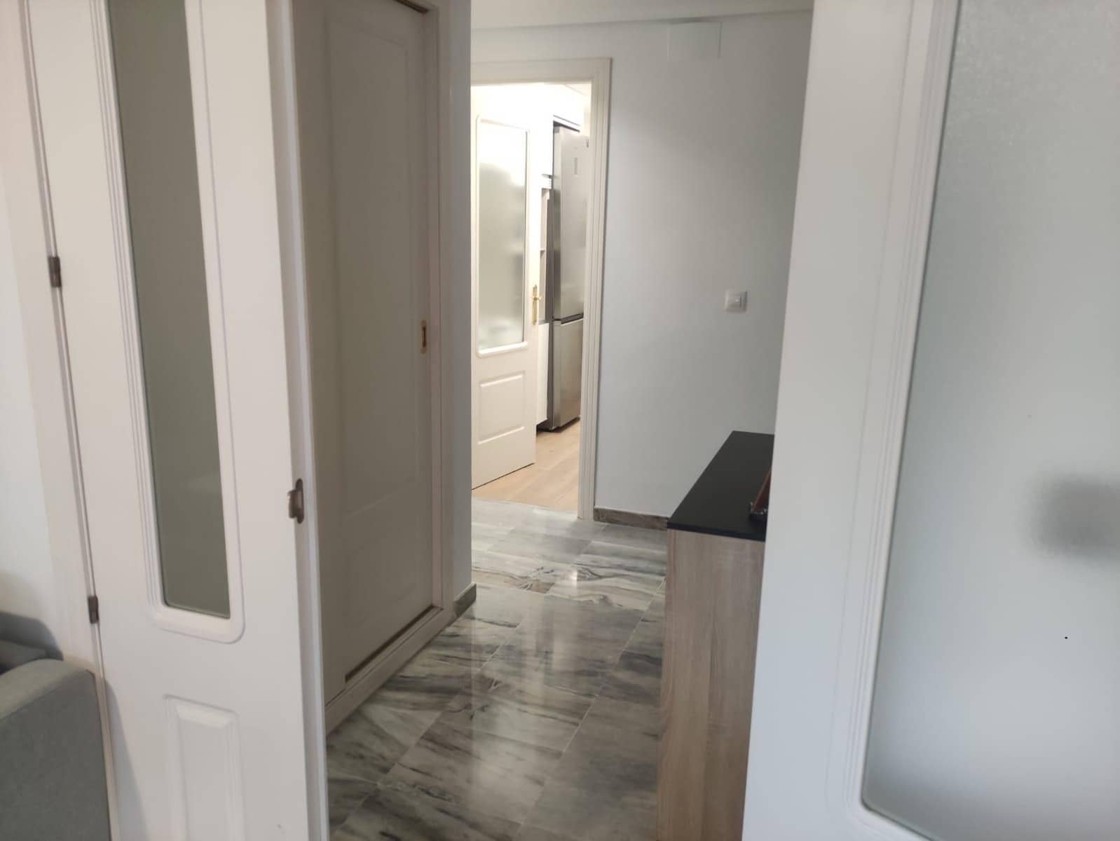 3 sypialnia Mieszkanie do wynajęcia w Miasto Sewilla z basenem garażem - 1 050 € (Ref: 8696316)