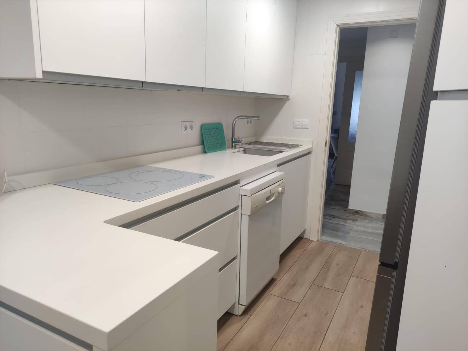 3 sypialnia Mieszkanie do wynajęcia w Miasto Sewilla z basenem garażem - 1 050 € (Ref: 8696316)