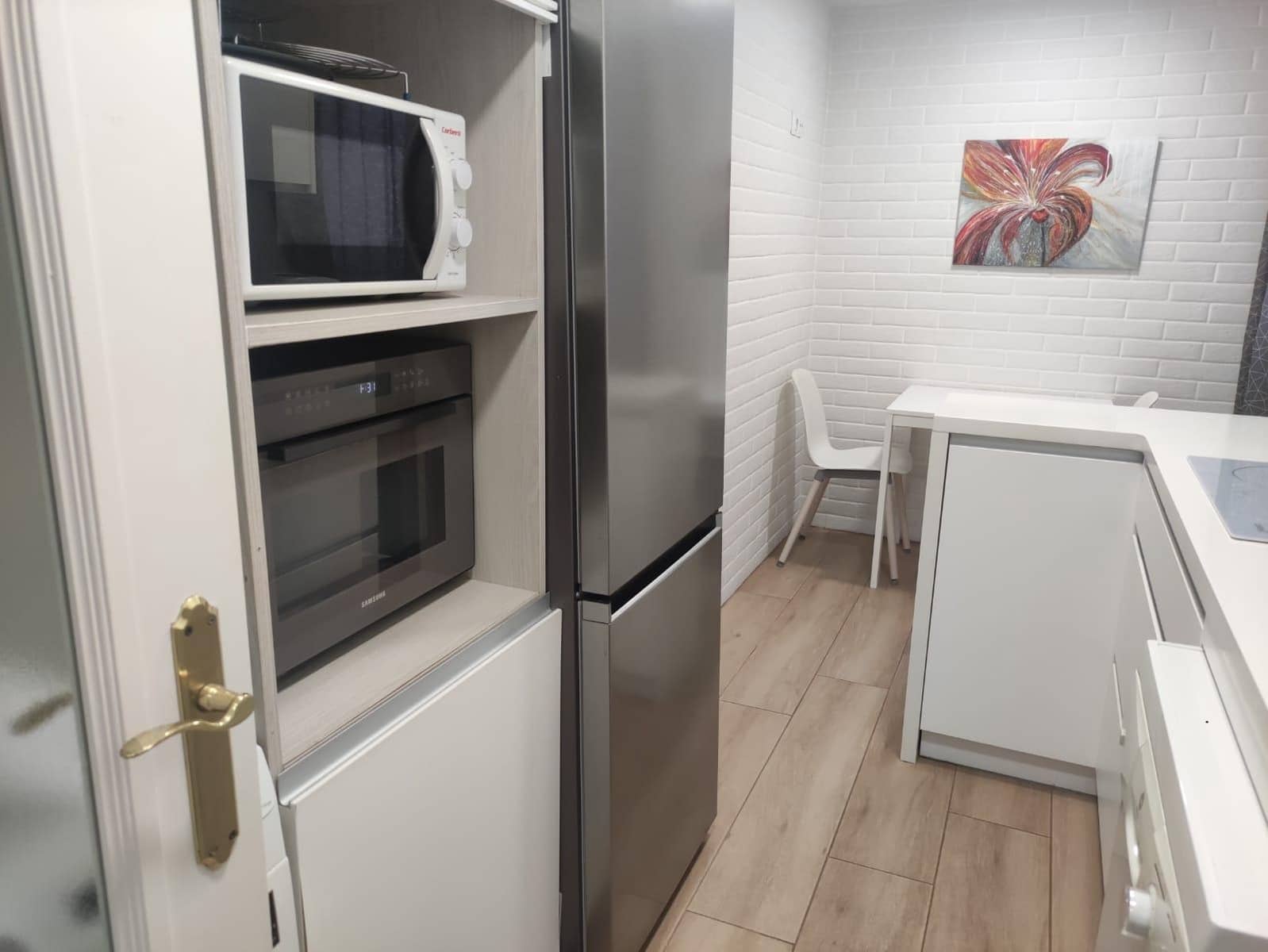 3 sypialnia Mieszkanie do wynajęcia w Miasto Sewilla z basenem garażem - 1 050 € (Ref: 8696316)
